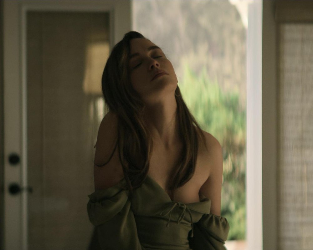 Victoria Pedretti Sexi