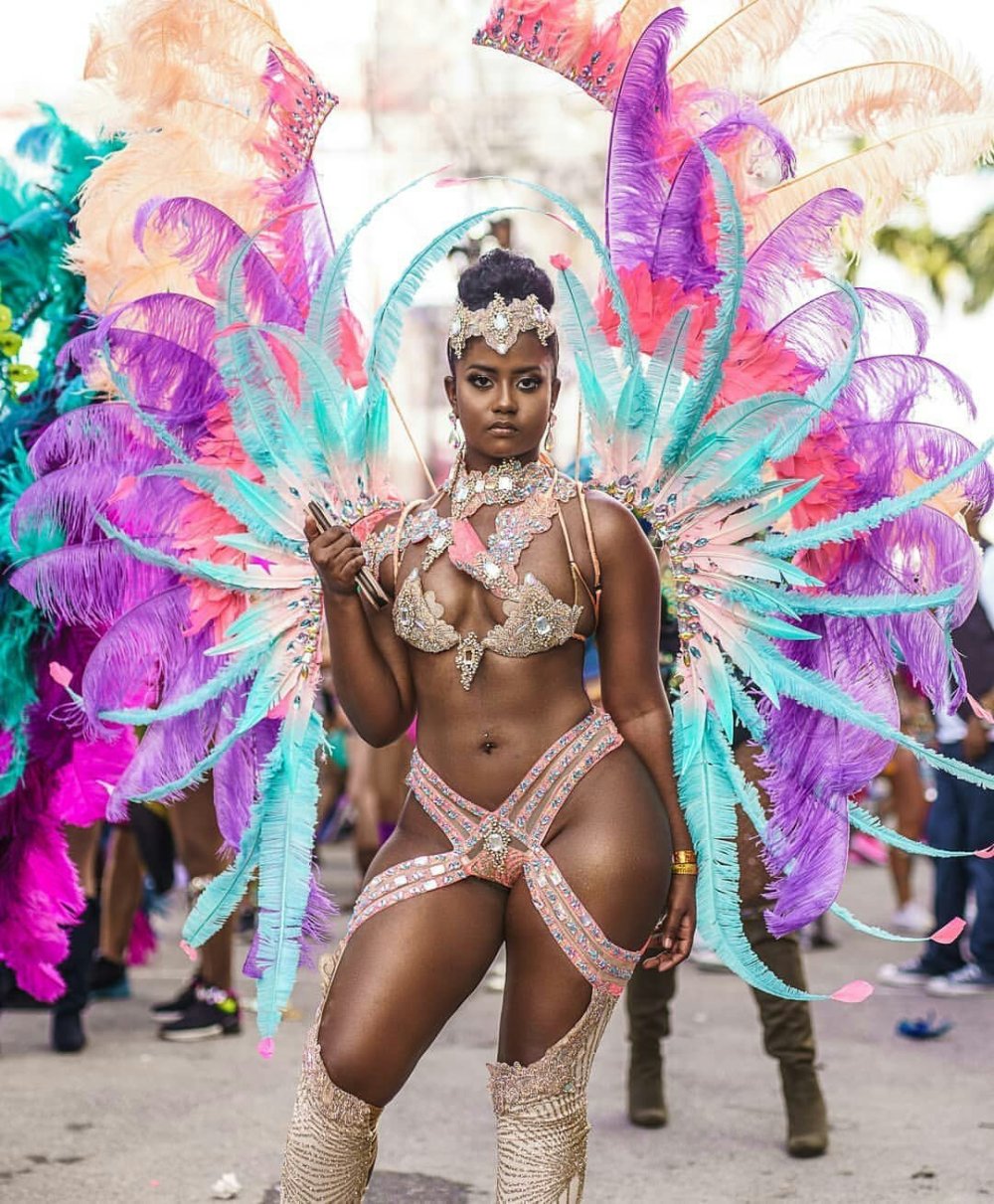 Costumes notting Hill carnival