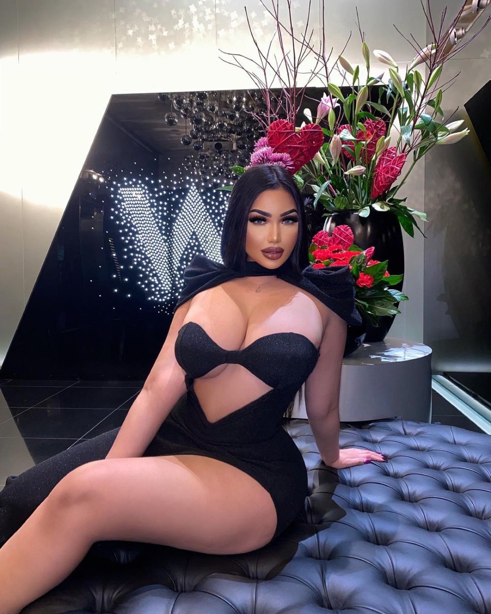 Gul BAKHARI Turkish Kardashian