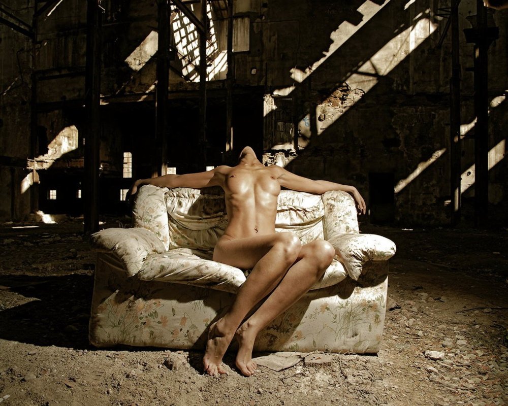 Naked girls in ruins