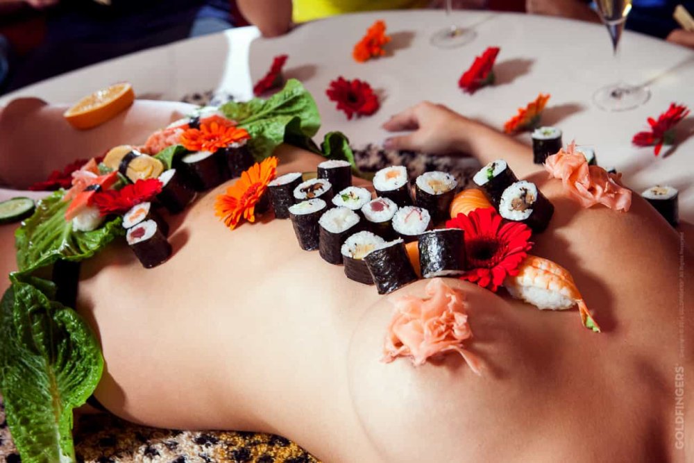 Rolls on the body of a girl