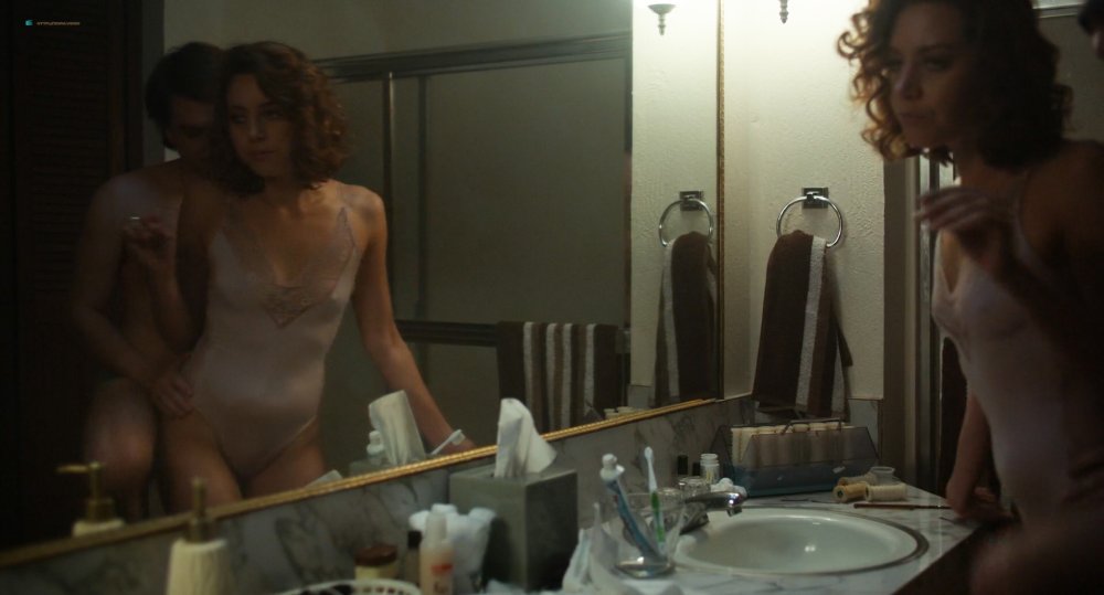 Naked Aubrey Plaza