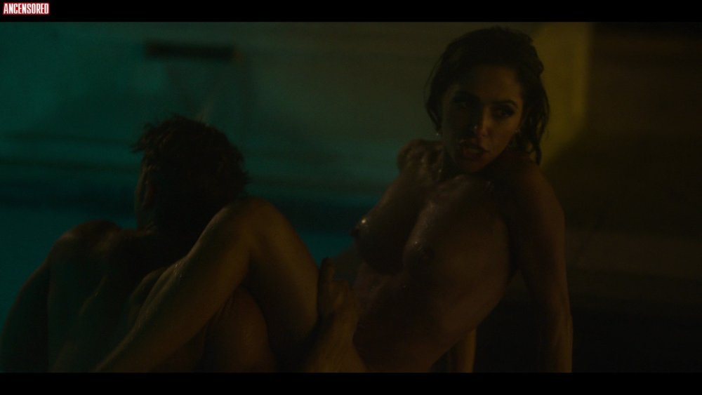Actress Sarah Shahi naked