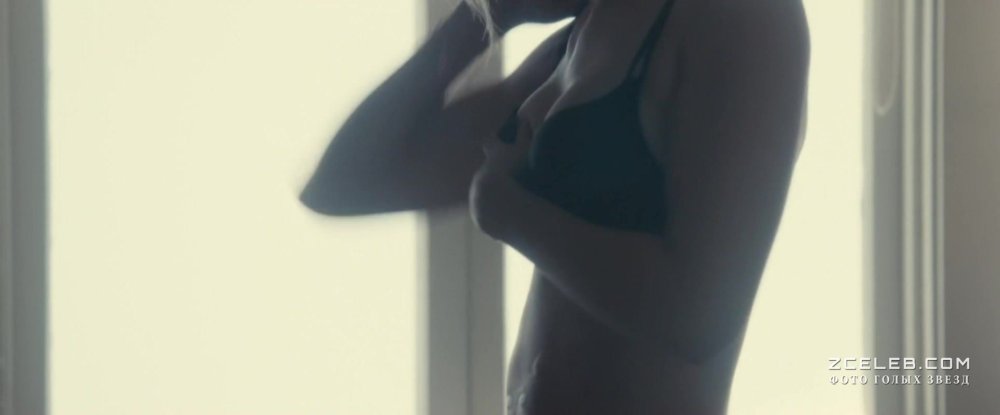 Anna Torv Naked in the film