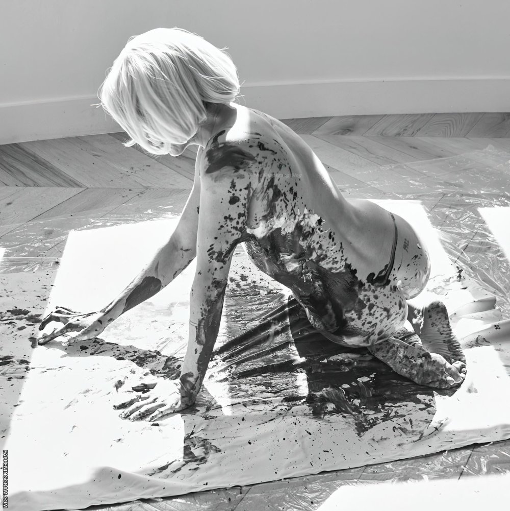 Katie Cassidi photo naked