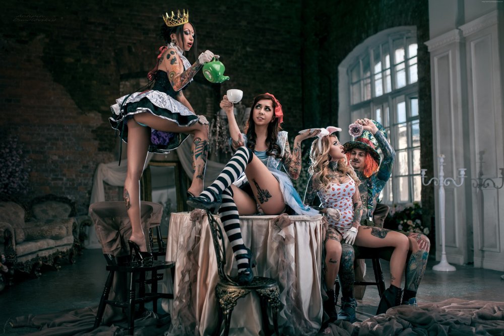 Alice in Wonder Wonders Parody