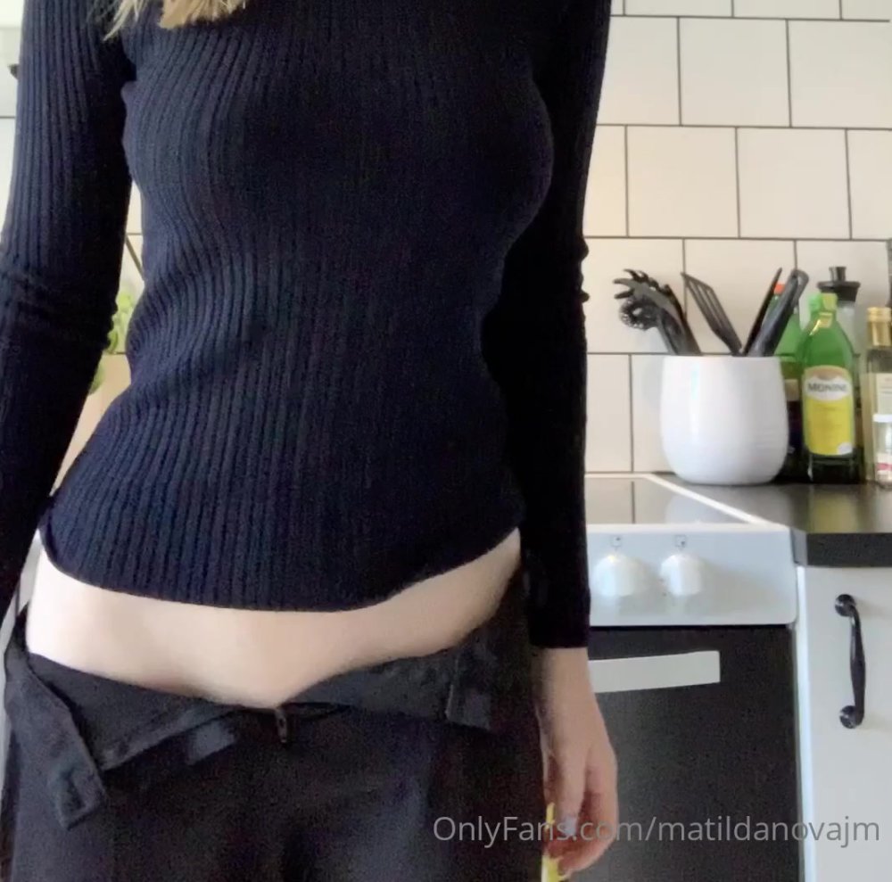 Sofia-amor-Tittydrop-