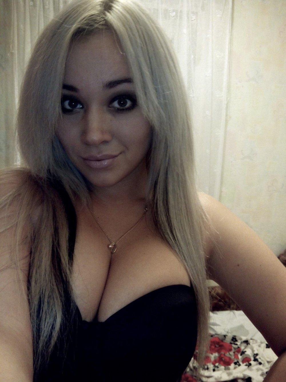 Annette Kostenko breasts