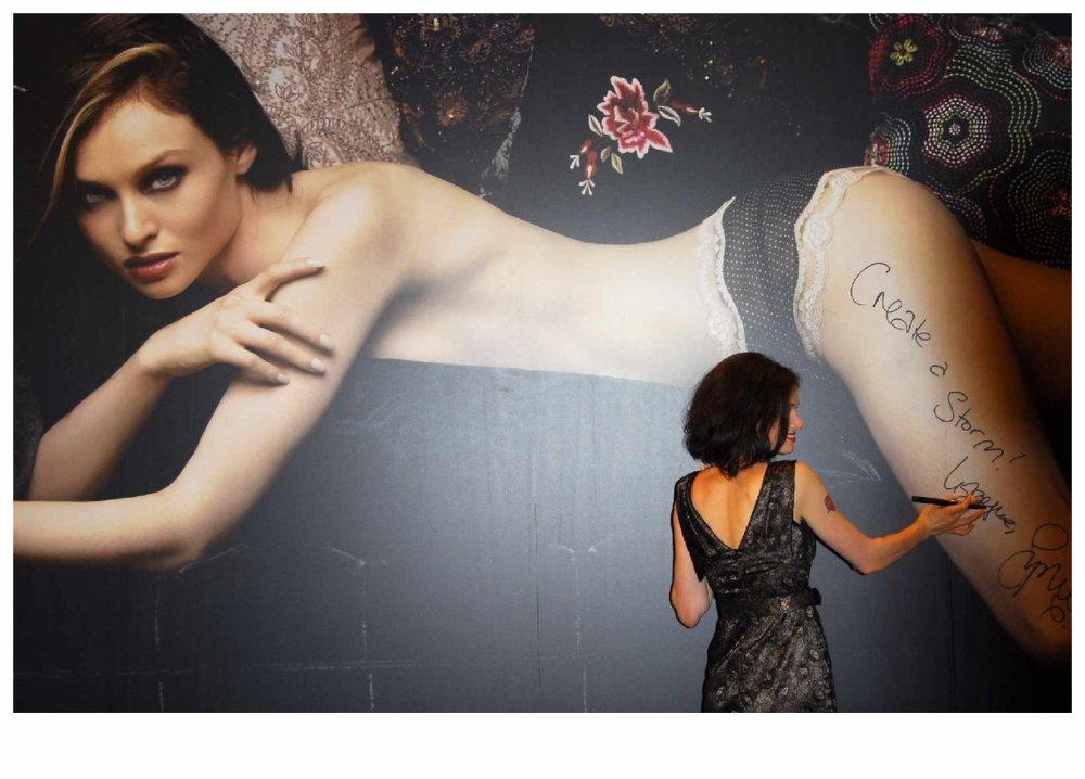 Sophie Alice Bextor legs