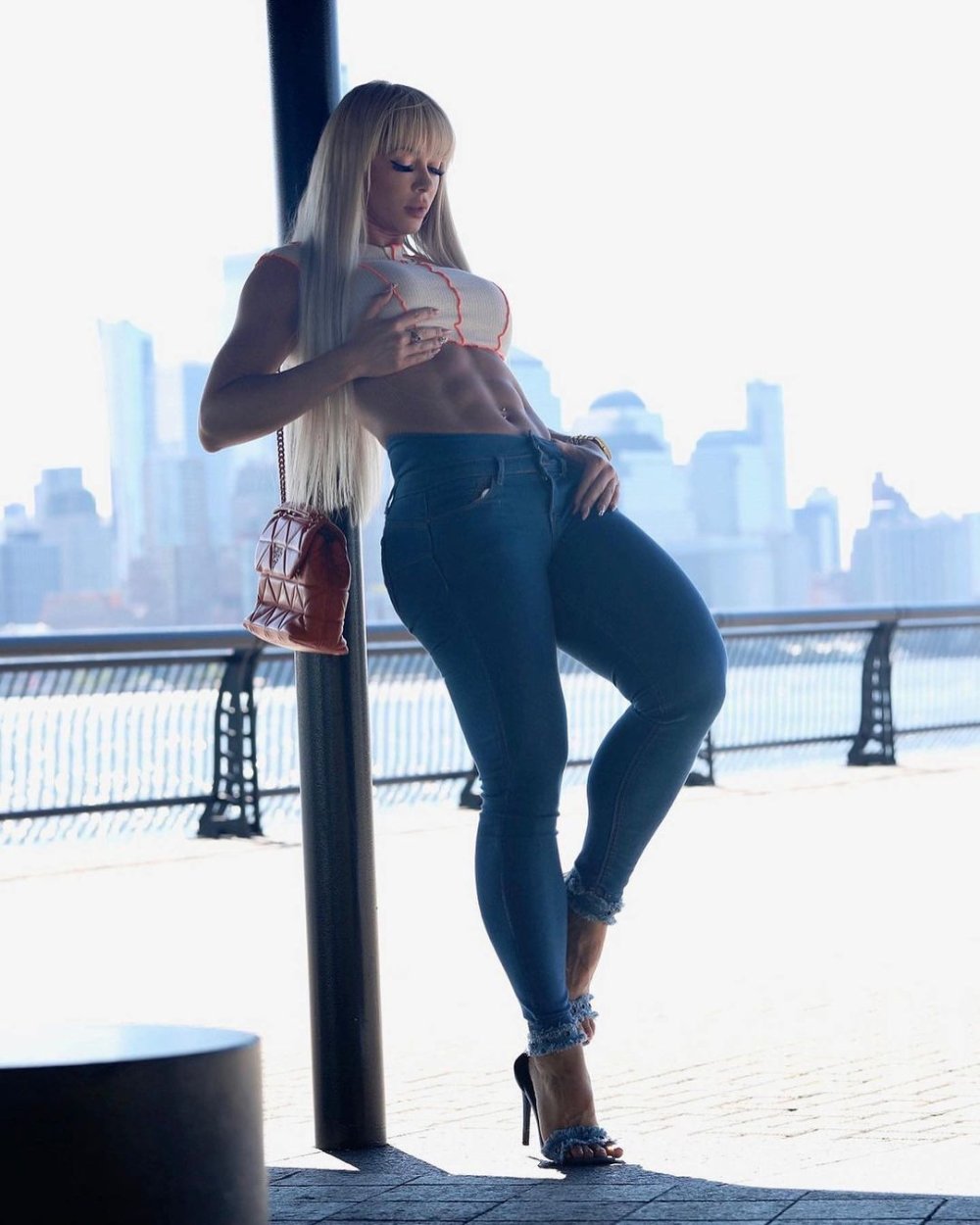 Wioletta PAWLUK in leggings