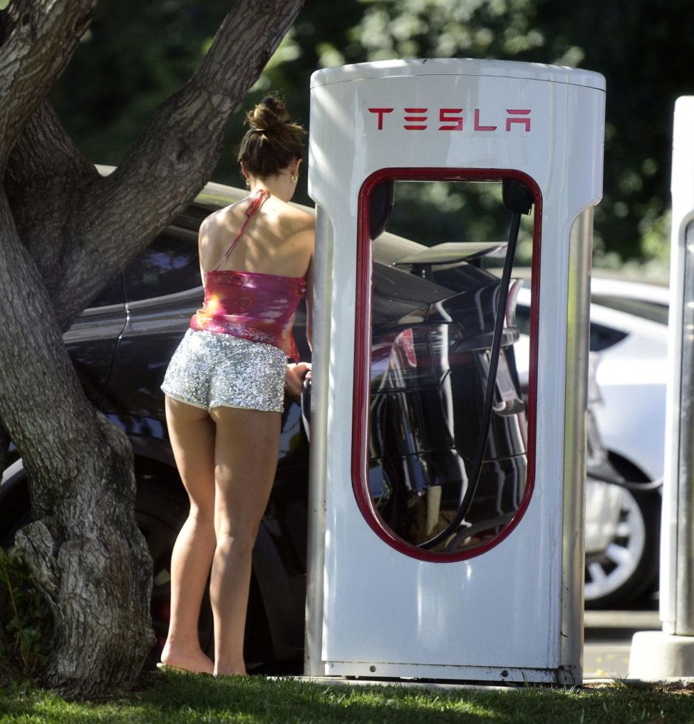 Tesla supercharger