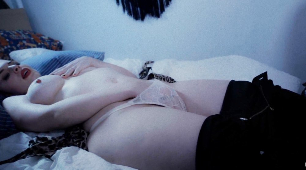 Julia Fox Masturbation