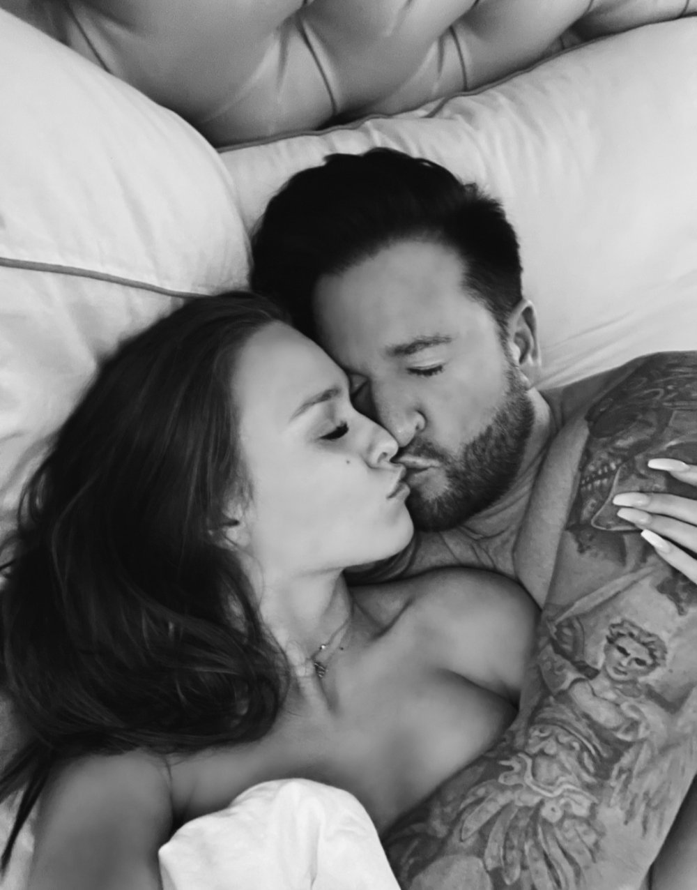 Josephine Skriper and Alexander Delaon