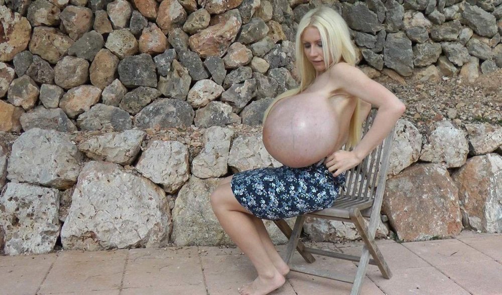 Porn actress Emily Hills