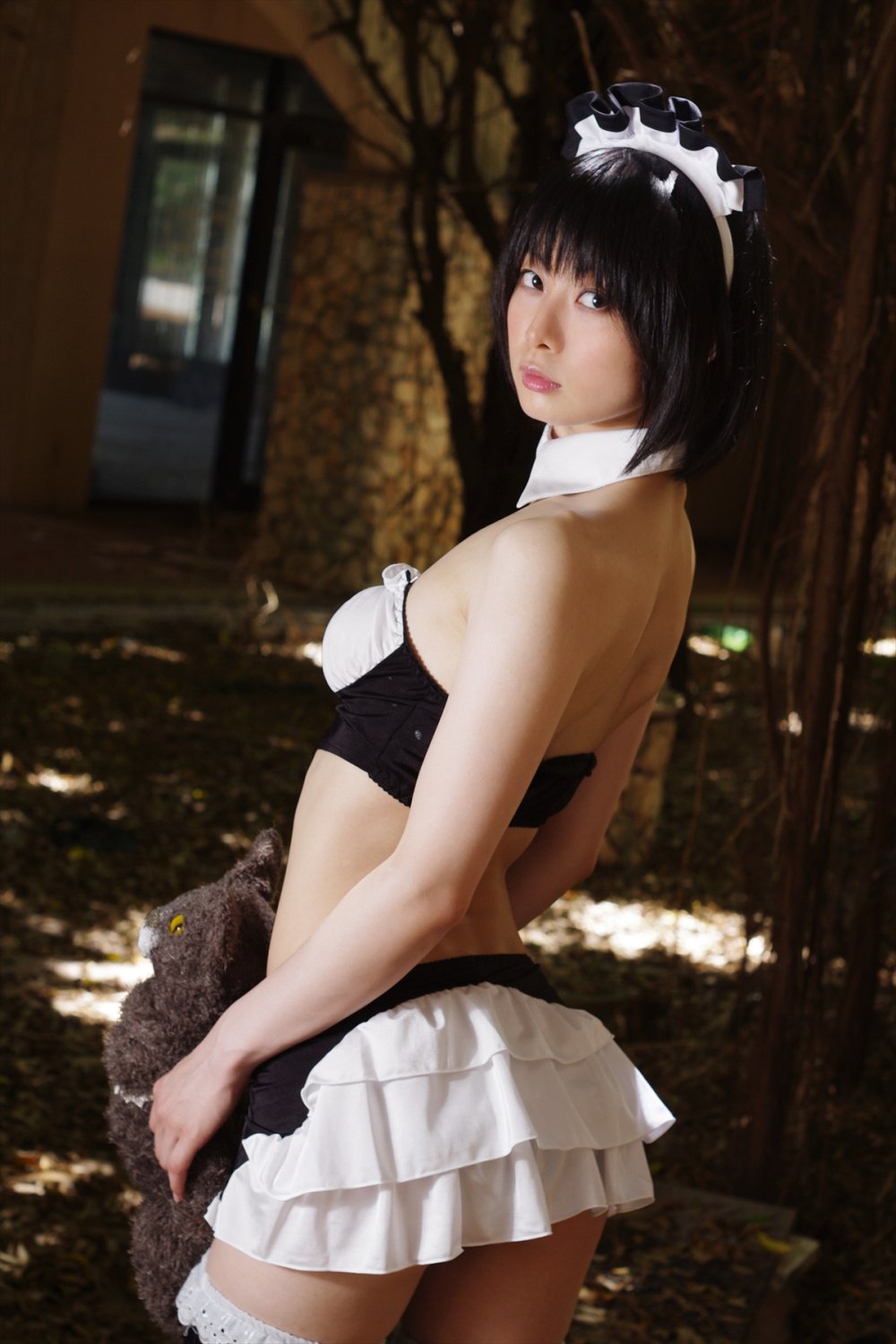 Iiniku ushijima by the mirror