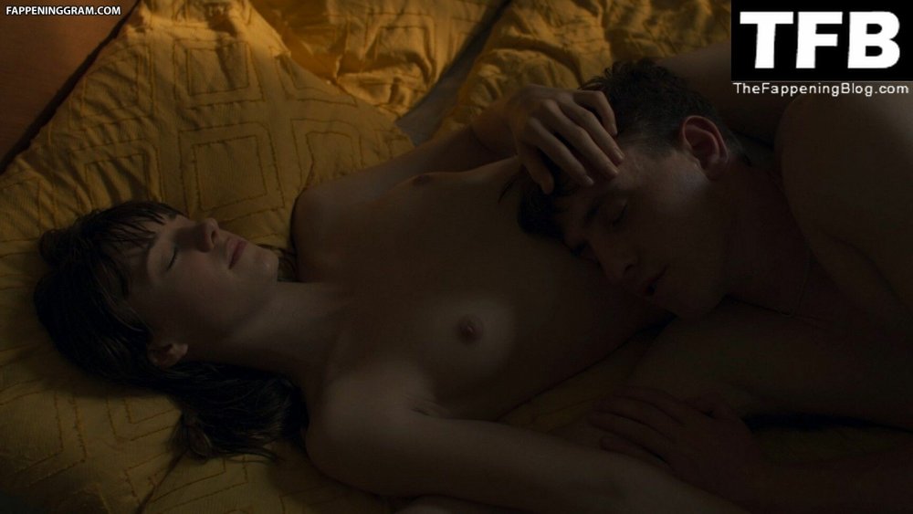 Daisy Edgar-Jones Naked