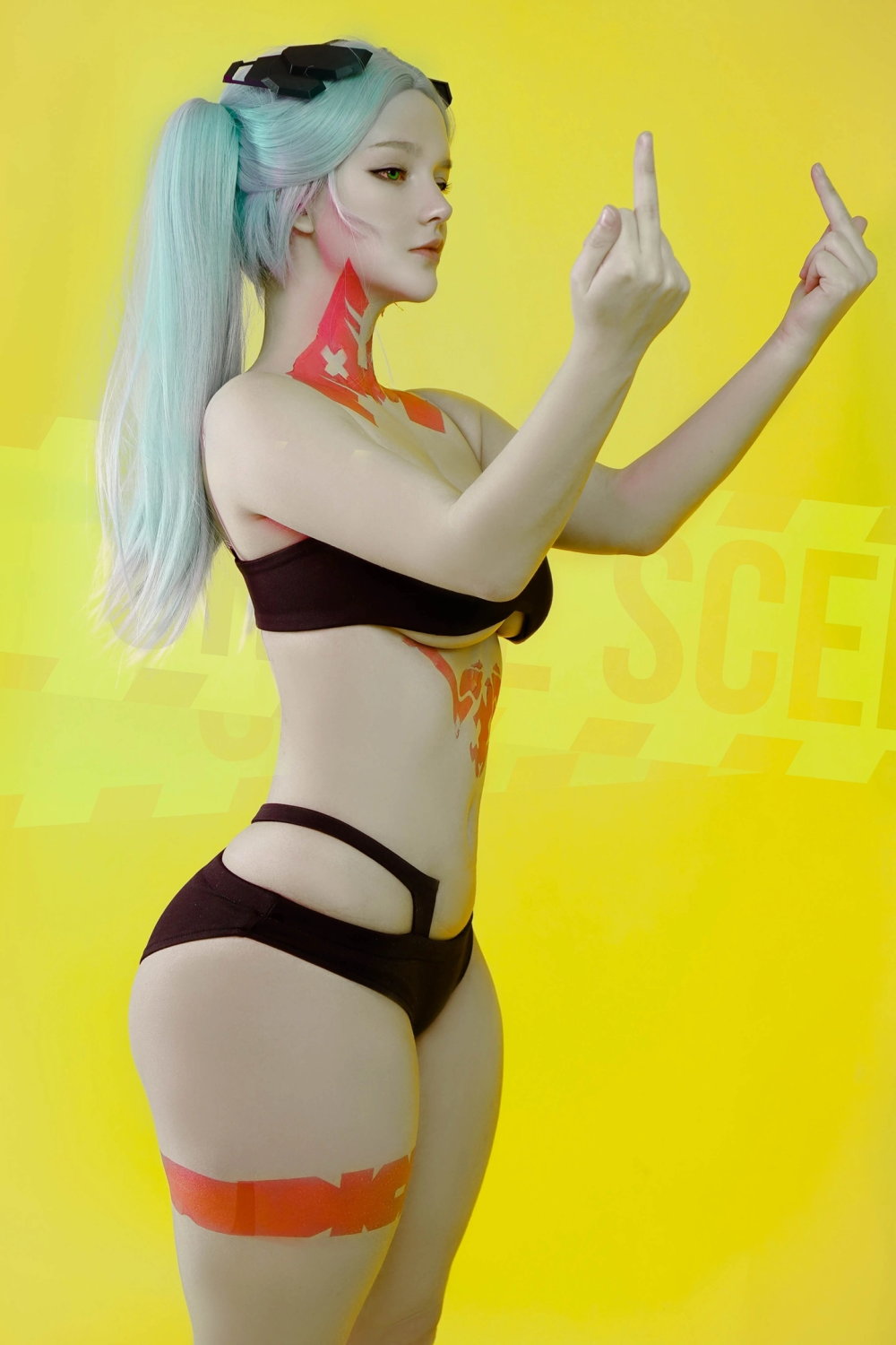 Rebecca cyberpunk cosplay