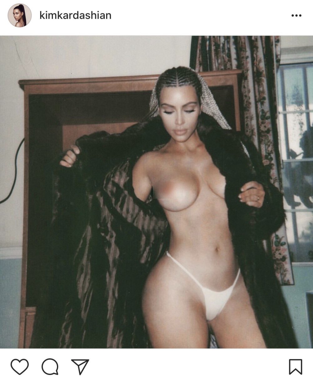 Kim Kardashian exposed her chest