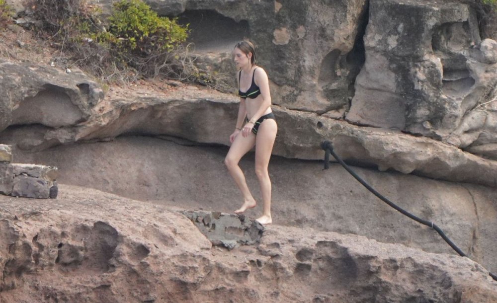 Little model Privates Topless