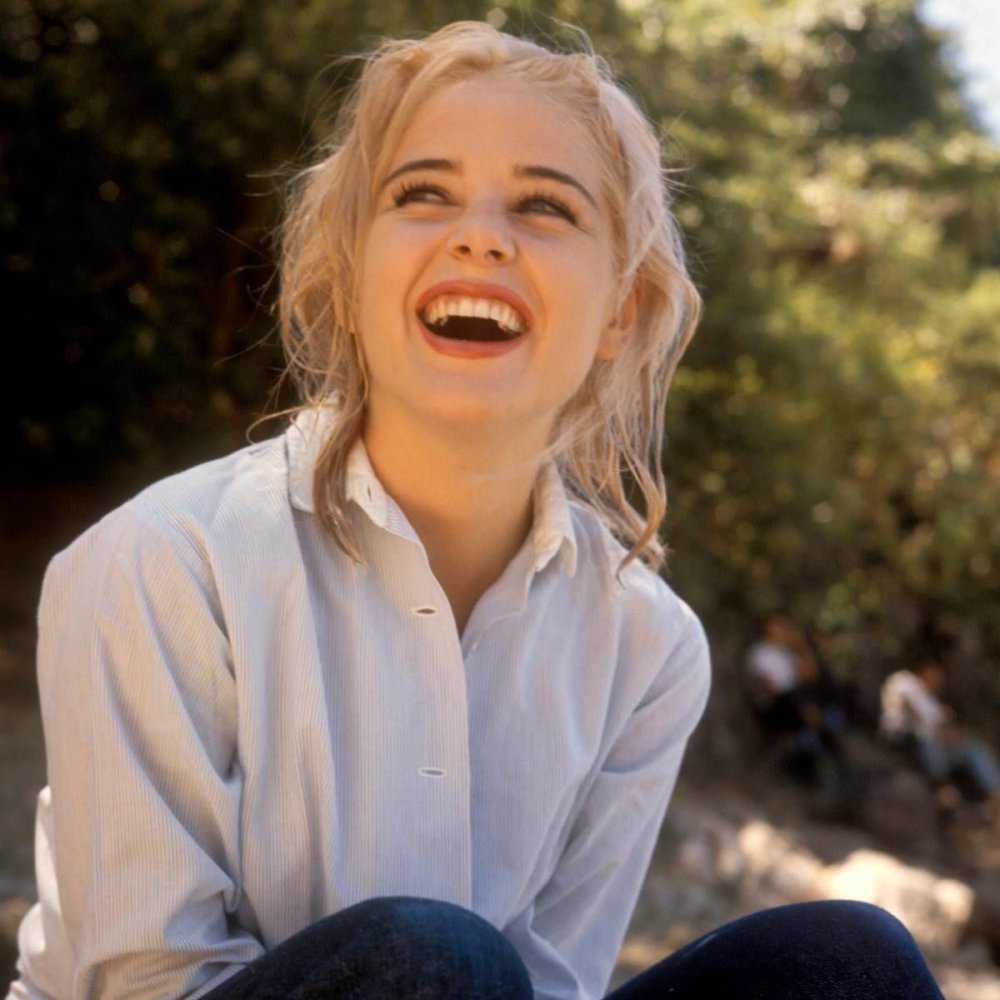 Sue Lyon photo