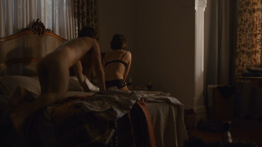 Elizabeth Moss Naked films