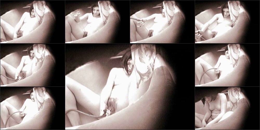 & Quot; lera razdevaetsja i masterbiruet & quot;