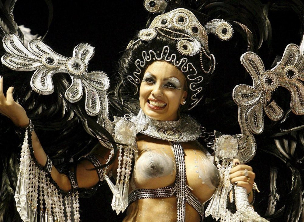 Andrea Martins Brazili Carnival