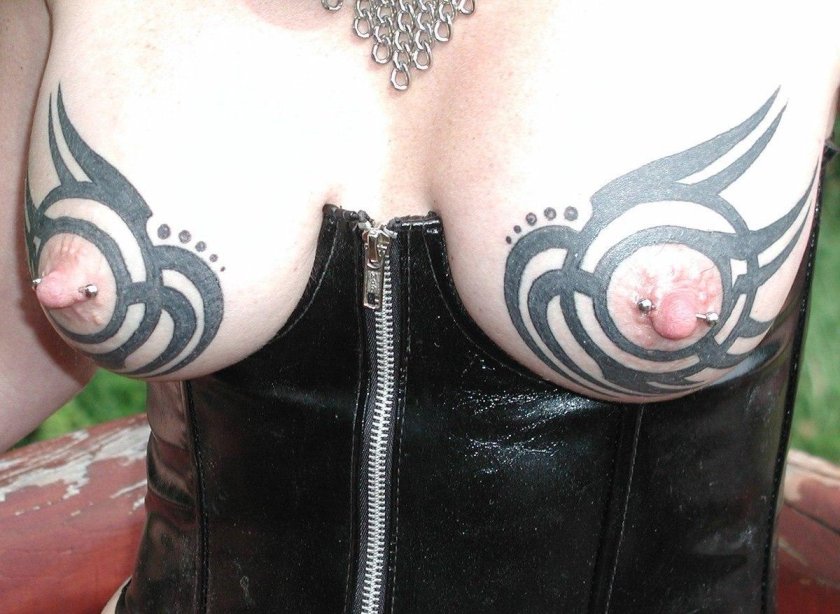 Extreme nipples piercing