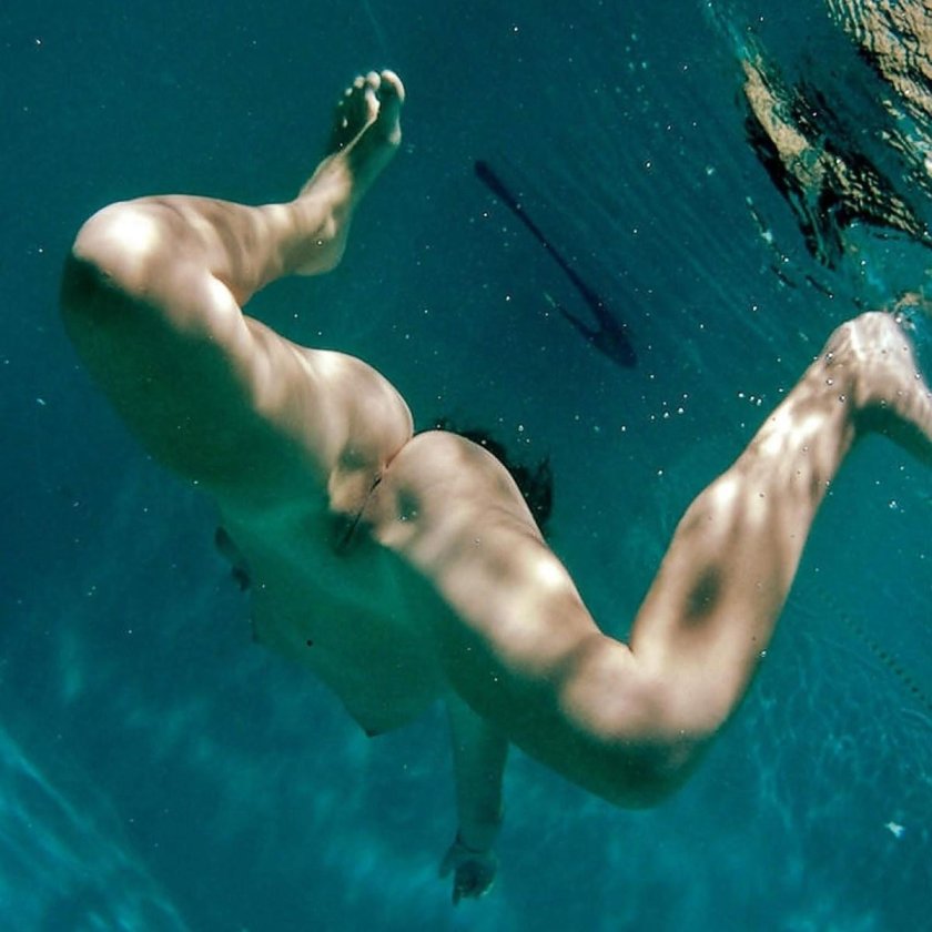 Girls swim naked