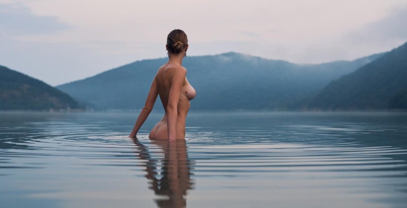 Naked girls on the lake