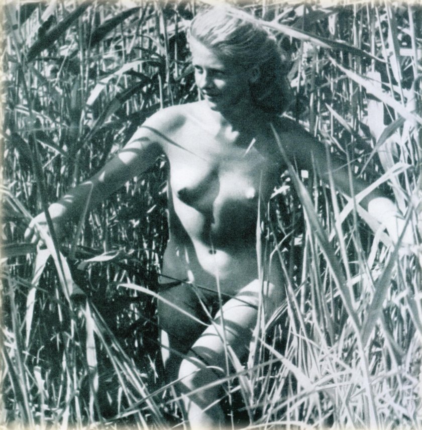 Elizabeth Olsen bed scene +18