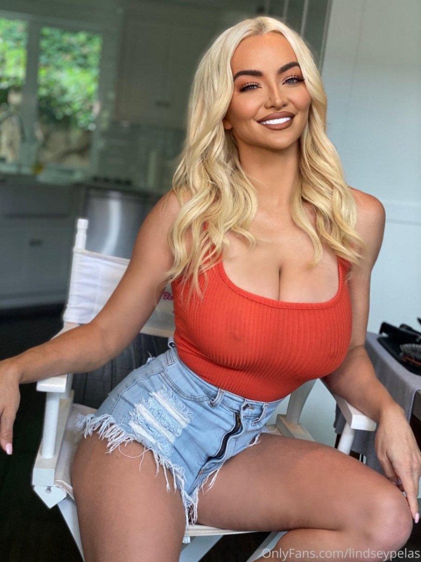 Lindsay Pelas Lindsey Plas