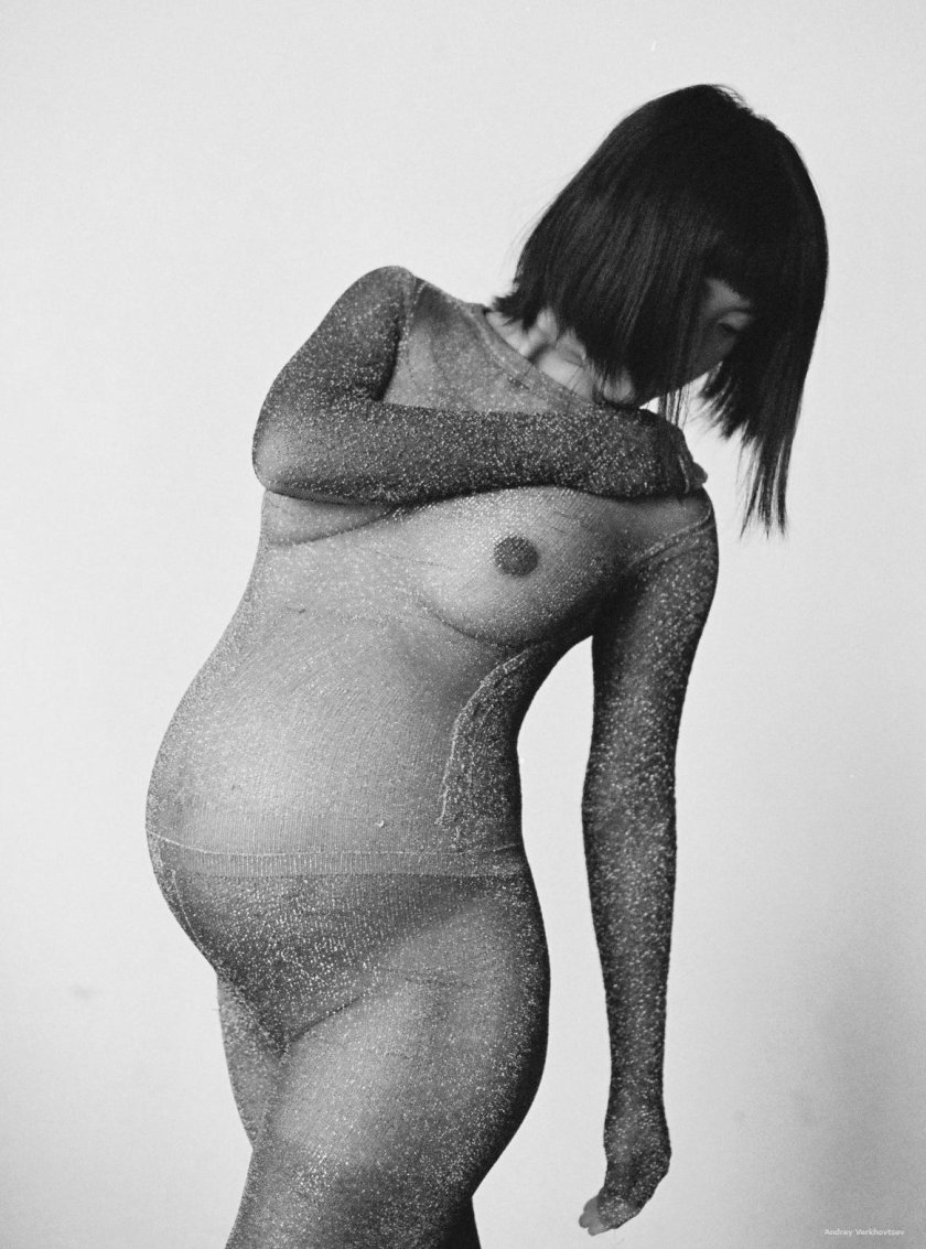 Photoshoot of a pregnant woman