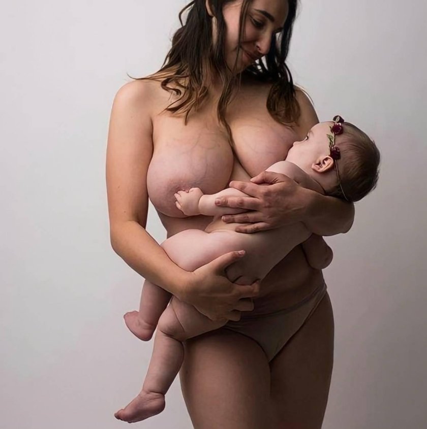 Breastfeeding nude