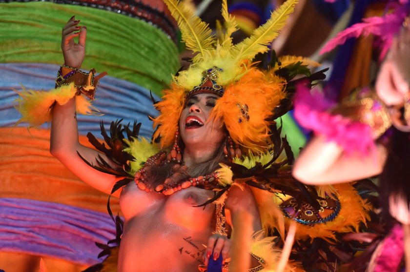 Carnival in Brazil Uniasaries 2016