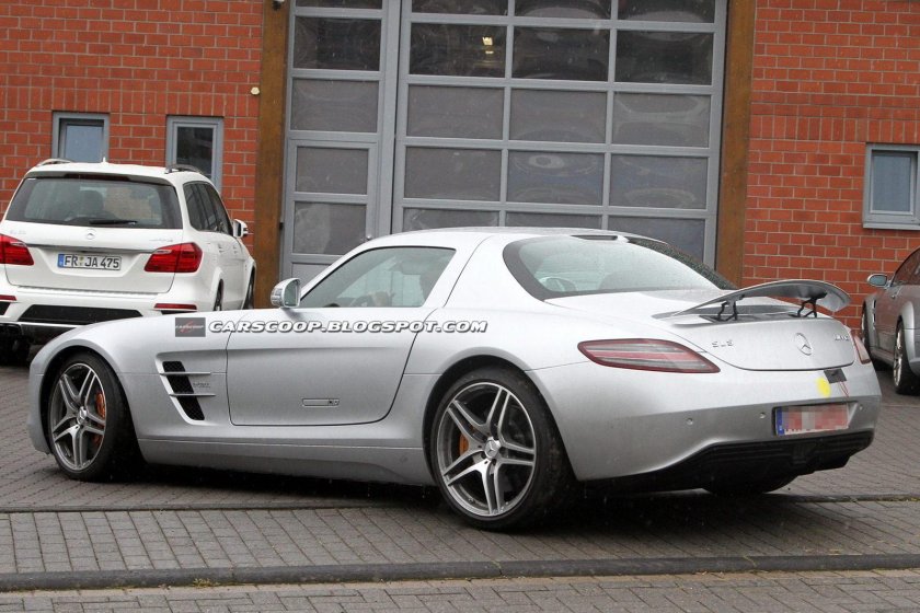 Mercedes benz sls amg e cell
