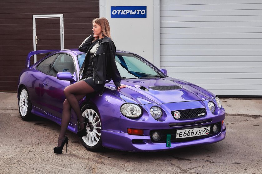 Toyota Selik Violetovaya