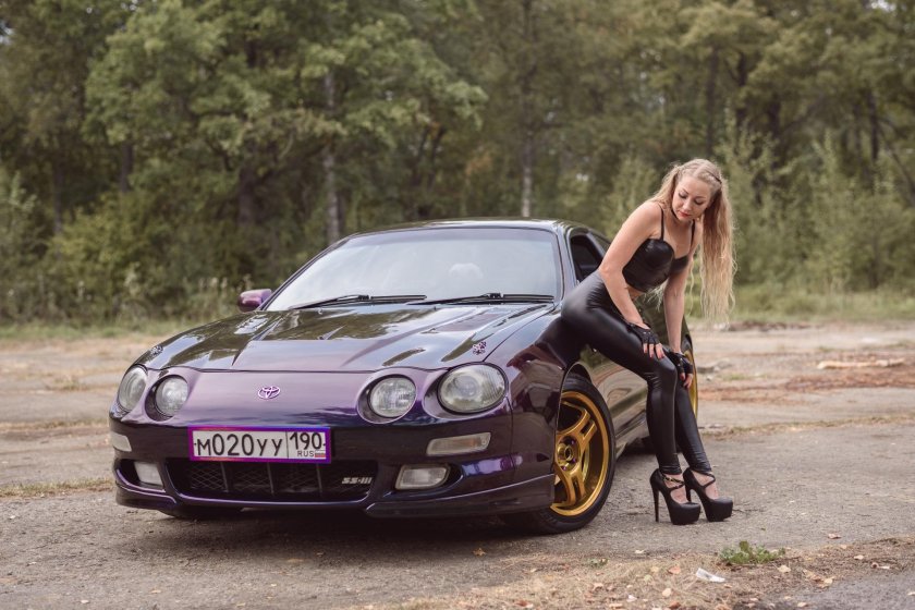 Toyota Selika and Girls