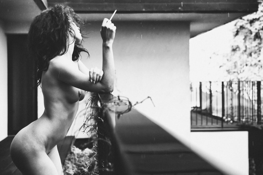 The girl is erotic smokes