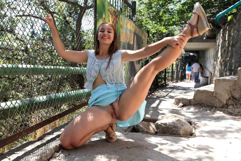 Girls without panties