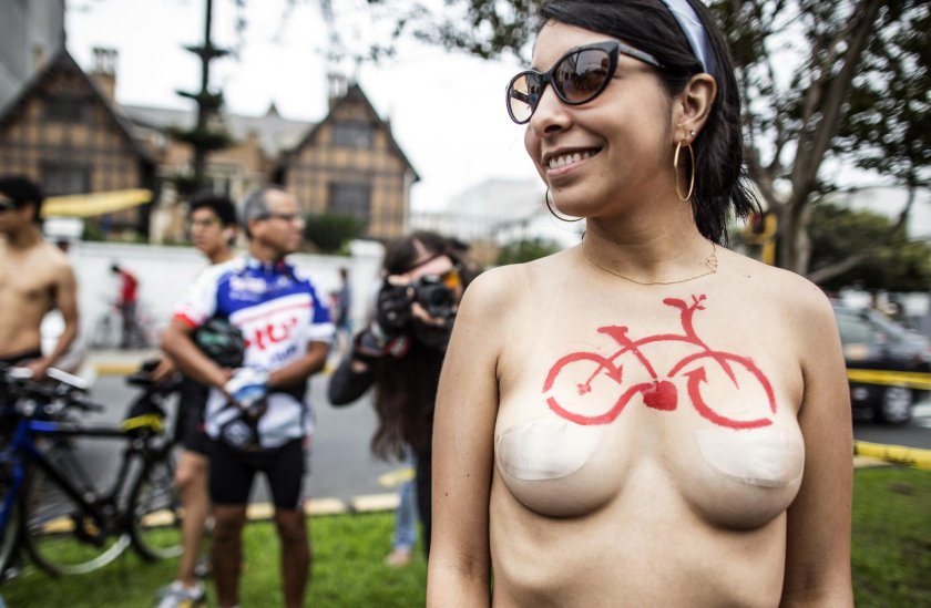 Naked bicycle races