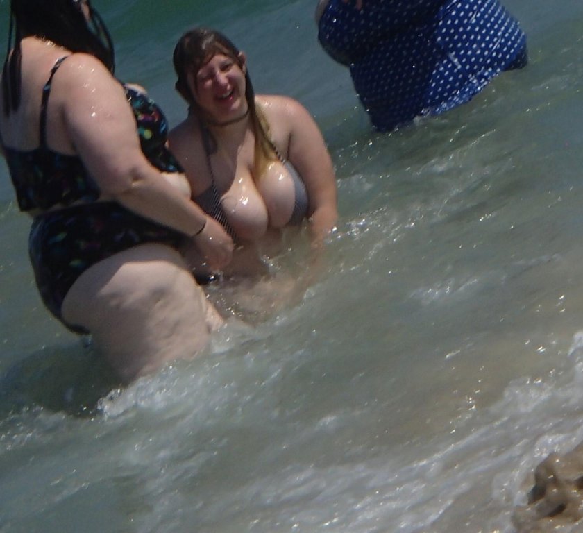 Bbw on the beach
