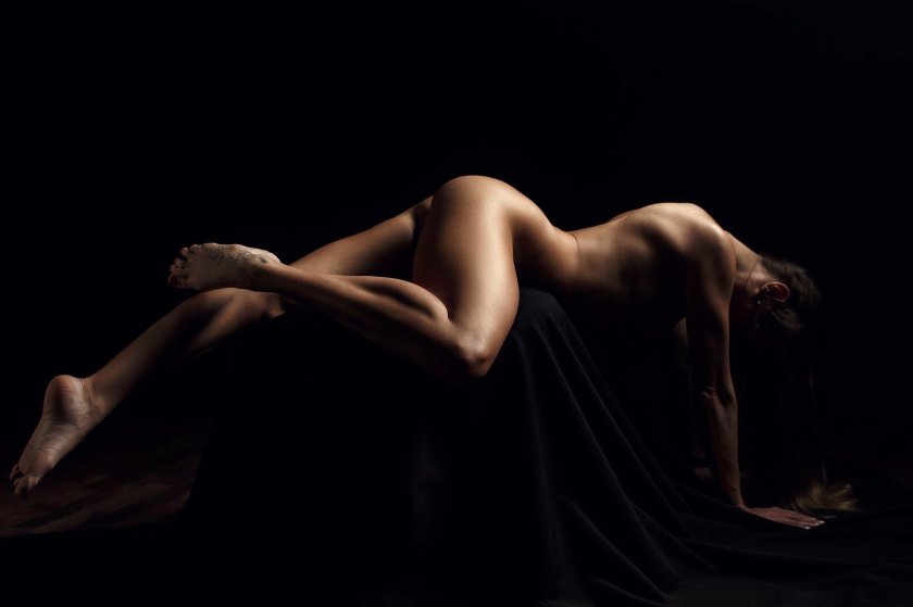 The photo shoot is erotic