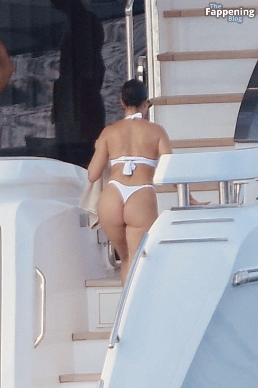 Georgina Rodriguez ass