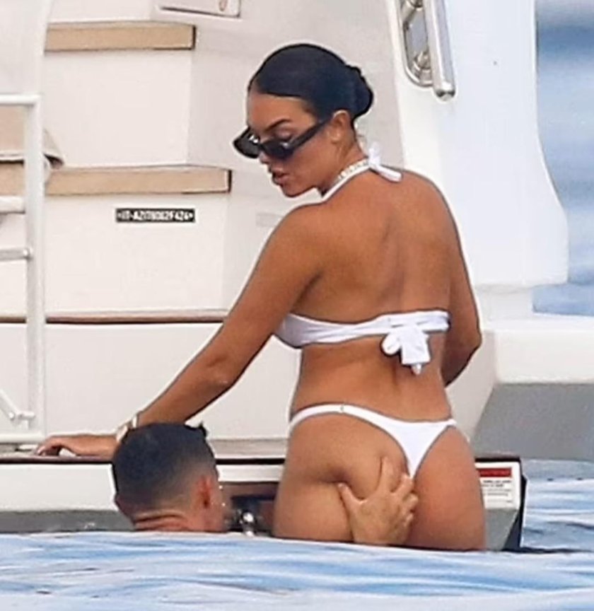 Georgina Rodriguez ass