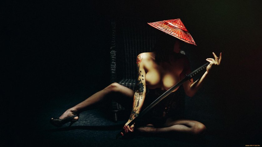 Geisha with a sword