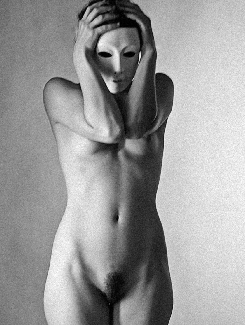 Photo source in the style of nude