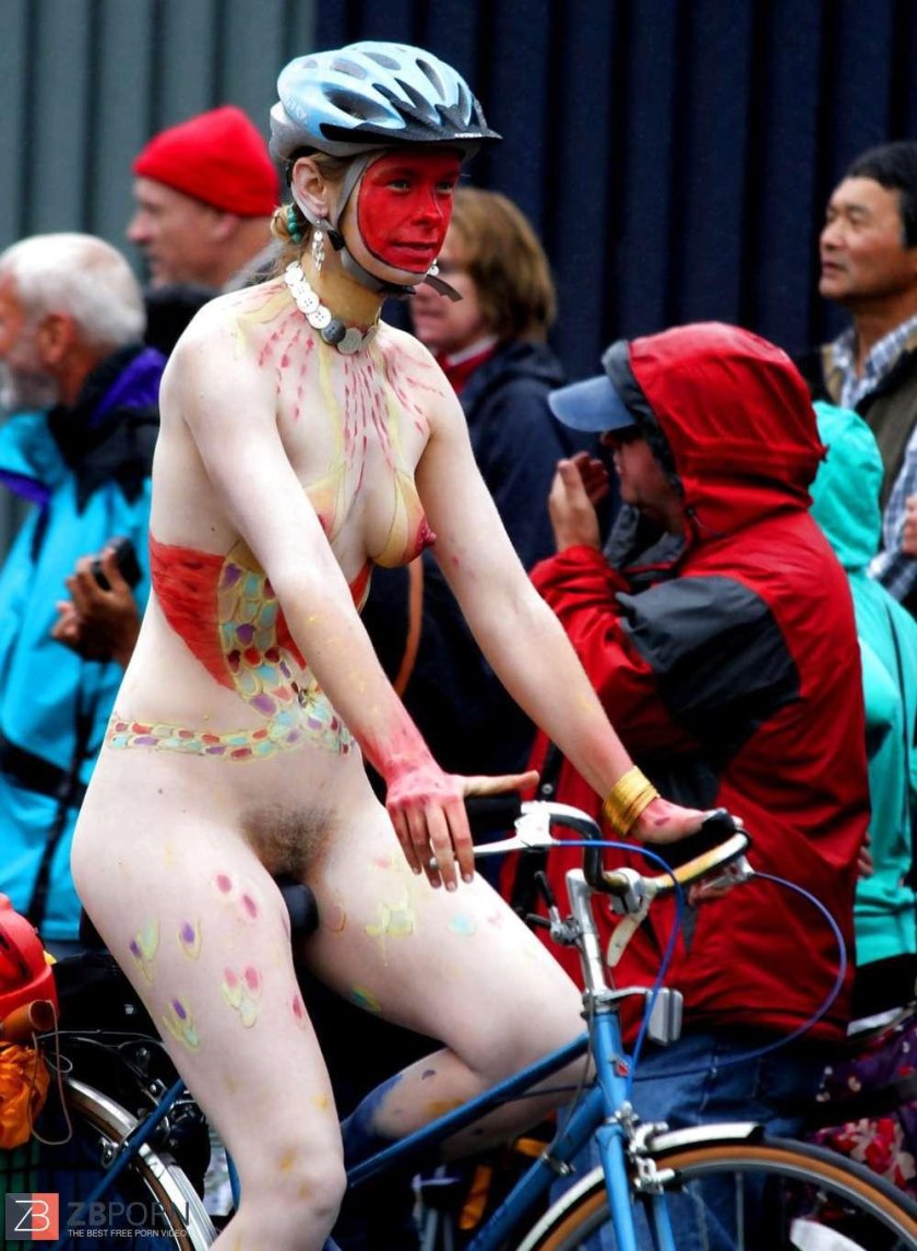 Girls Parade without panties