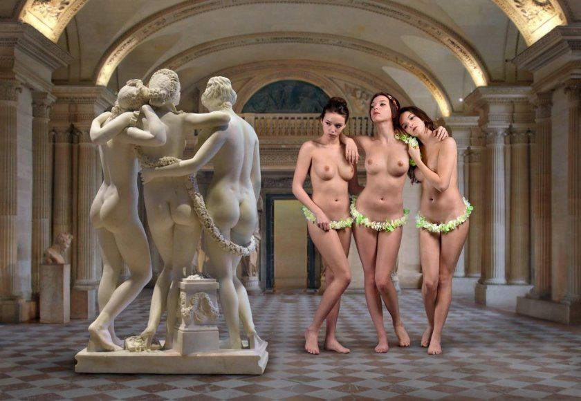 Three grace sculpture