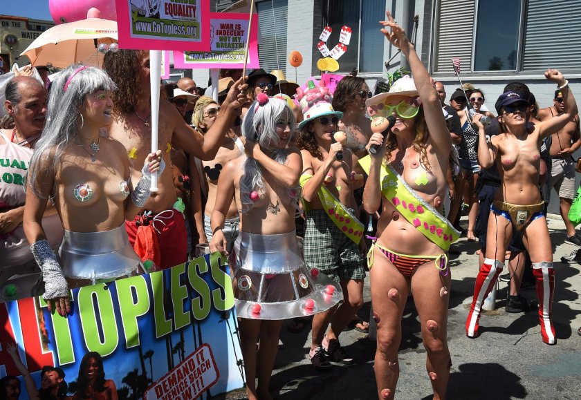 Go TOPLESS DAY Naked Sidek